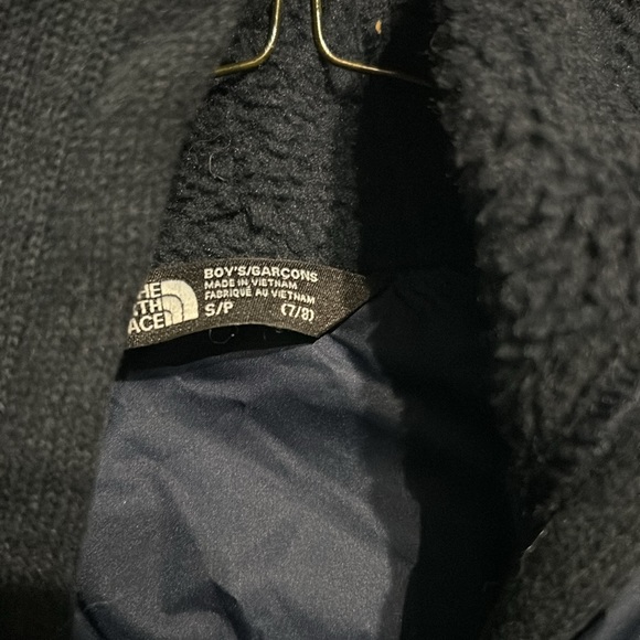 Boys blue north face jacket size 7/8 - Picture 6 of 7